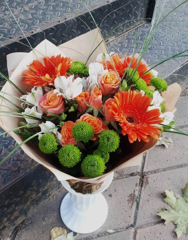 Букет цветов из: Герберы, Хризантемы, Альстромерии и Розы в Поселок санатория Озеро Белое
