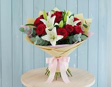 Букет цветов из:  Лилии и Розы в Поселок санатория Озеро Белое