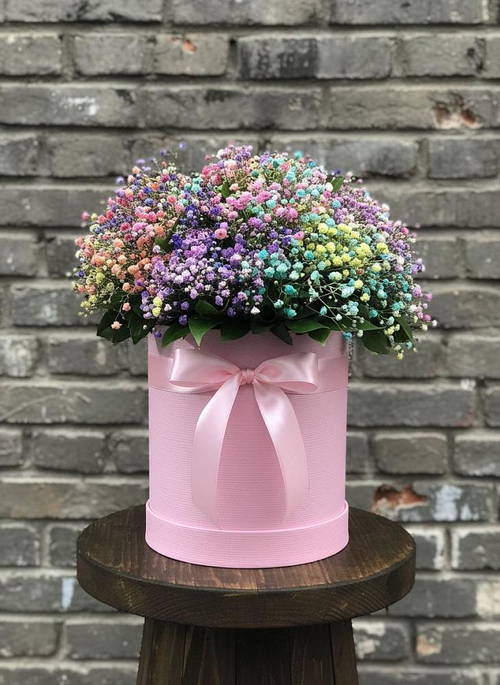 Цветочная композиция из Гипсофила и Розы в шляпной коробке в Поселок санатория Озеро Белое