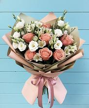 Букет цветов из:  Розы, Альстромерии и Лизиантусы #REPLACE_PRED# Поселок санатория Озеро Белое