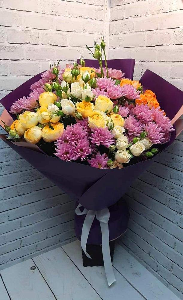 Букет цветов из: Хризантемы и Розы в Поселок санатория Озеро Белое