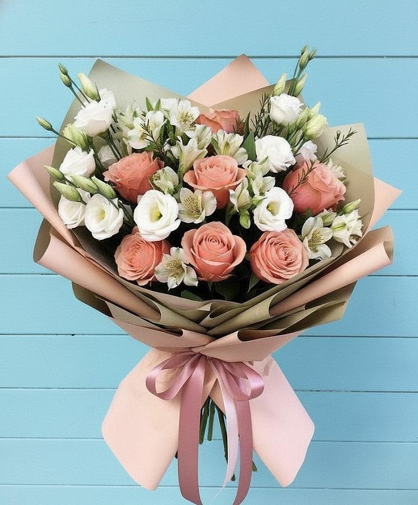 Букет цветов из: Розы, Альстромерии и Лизиантусы в Поселок санатория Озеро Белое