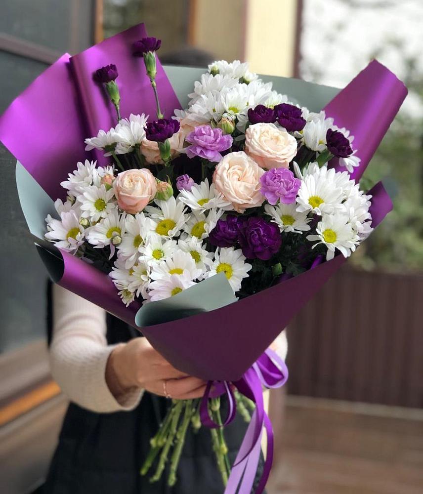 Букет цветов из: Хризантемы, Гвоздики и Розы в Поселок санатория Озеро Белое