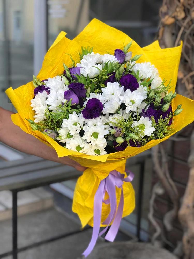 Букет цветов из: Ирисы, Хризантемы и Ромашки в Поселок санатория Озеро Белое