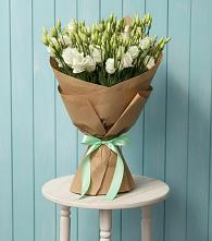 Букет цветов из:  Лизиантусы в Поселок санатория Озеро Белое