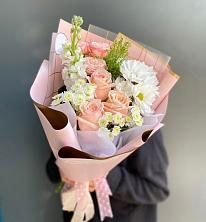 Букет цветов из:  Хризантемы и Розы в Поселок санатория Озеро Белое