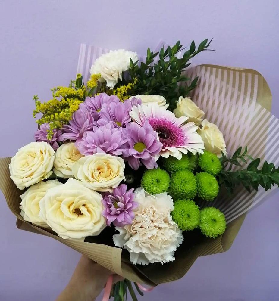 Букет цветов из: Хризантемы, Розы, Гвоздики и Герберы в Поселок санатория Озеро Белое