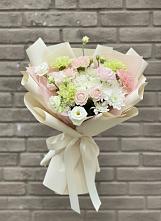 Букет цветов из:  Гвоздики, Розы, Лизиантусы и Хризантемы #REPLACE_PRED# Поселок санатория Озеро Белое