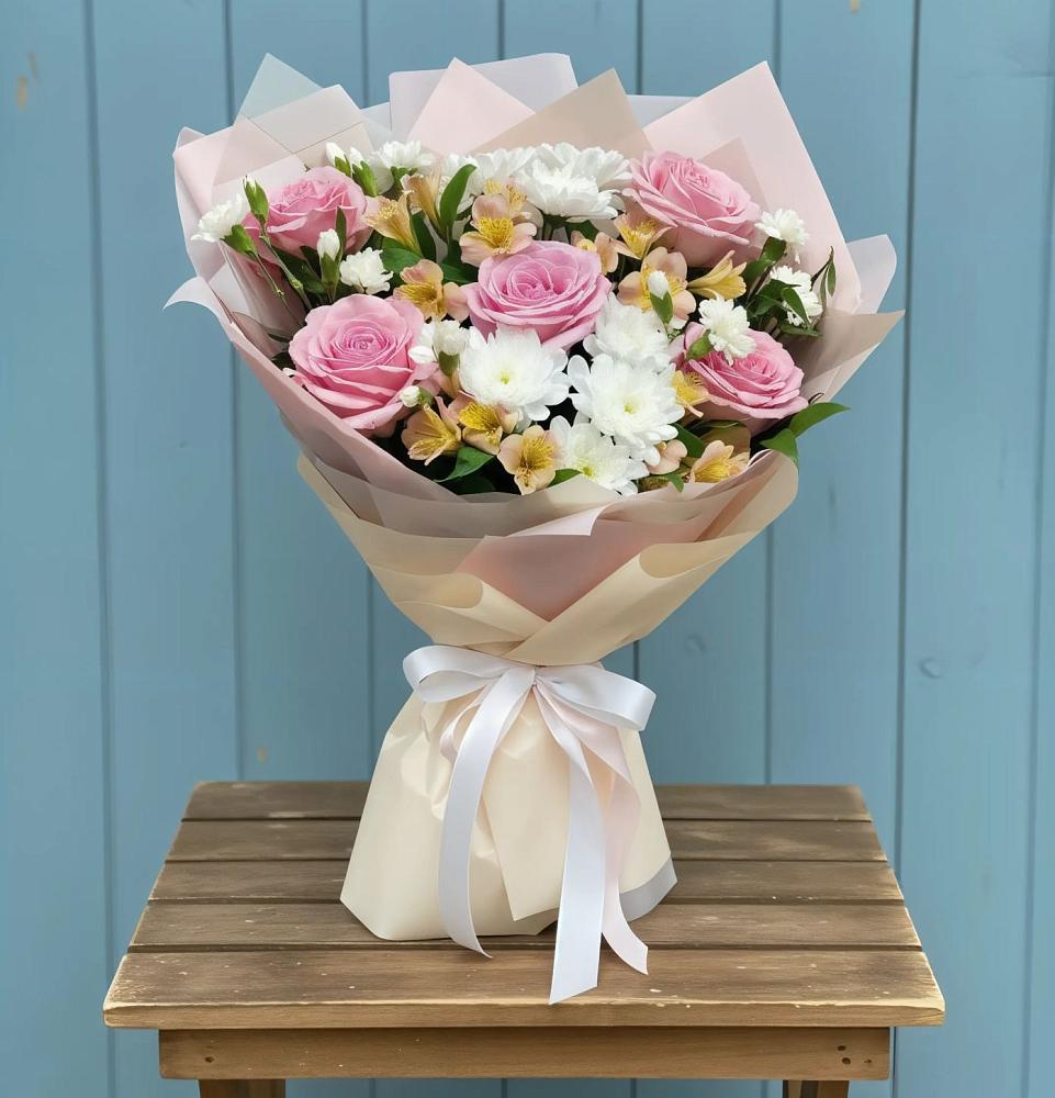 Букет цветов из: Гвоздики, Орхидеи и Розы в Поселок санатория Озеро Белое