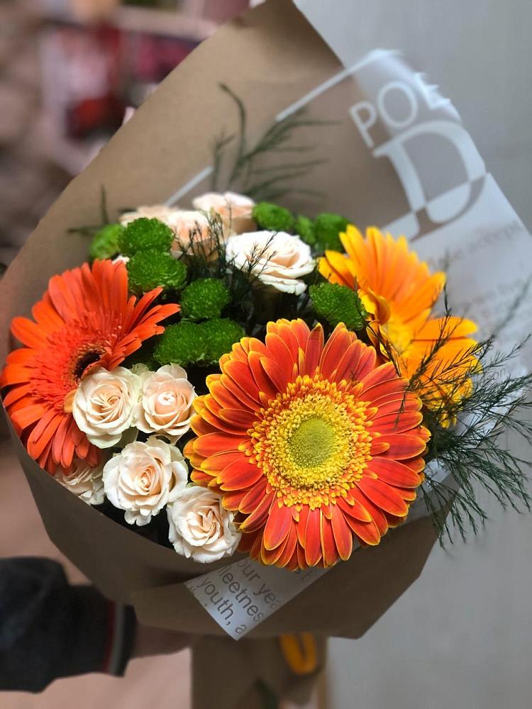 Букет цветов из: Герберы, Хризантемы и Розы в Поселок санатория Озеро Белое