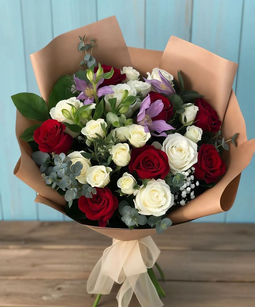 Букет цветов из: Розы и Альстромерии в Поселок санатория Озеро Белое