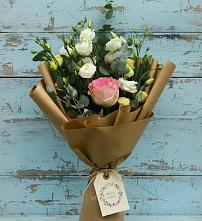 Букет цветов из:  Розы и Лизиантусы в Поселок санатория Озеро Белое