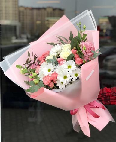 Букет цветов из: Розы, Лизиантусы и Хризантемы в Поселок санатория Озеро Белое