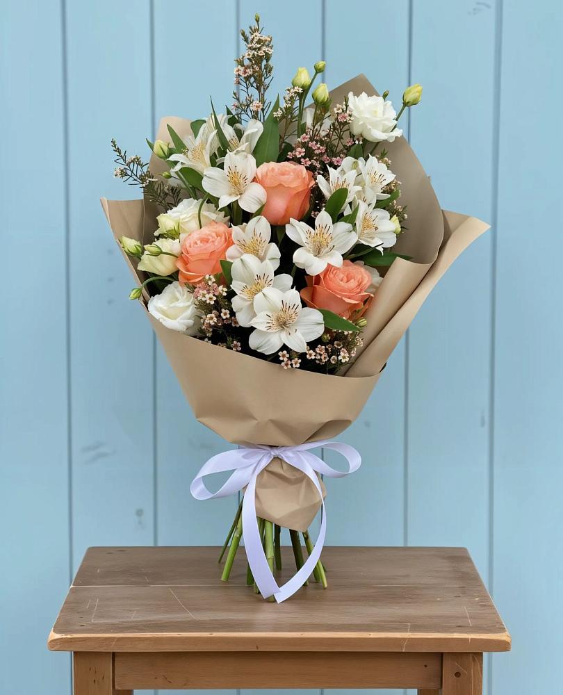 Букет цветов из: Альстромерии, Лизиантусы, Розы и Хризантемы в Поселок санатория Озеро Белое