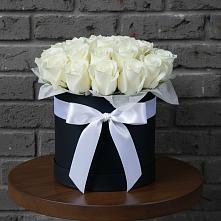 Цветочная композиция из Розы в шляпной коробке в Поселок санатория Озеро Белое